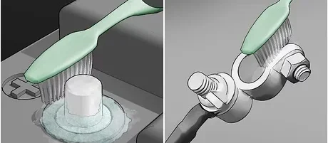 spazzole che puliscono i poli di una batteria