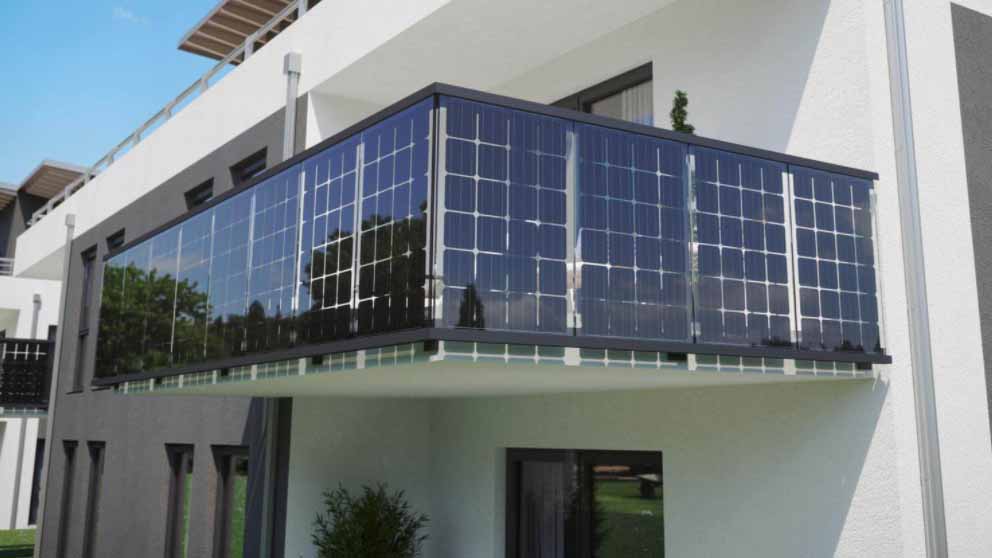 Balcone con Pannelli solari da balcone 